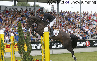 Eric Lamaze and Zigali P had one time fault in the first round. 