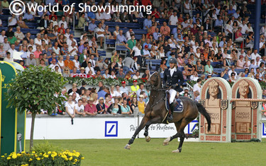 Pieter Devos and Dream of India Greenfied retired during the first round. 