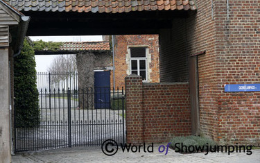 Everything is build in brick, both old buildings...