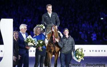 Sterrehof's Opium during his retirement ceremony at Jumping Amsterdam