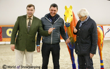 Volker Raulf held a very entertaining auction - here seen together with Mr. Gerlemann and Mr. Bloomberg.