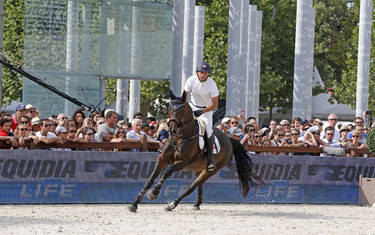 Daniel Bluman with Conconcreto Sancha LS