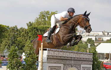 Daniel Bluman with Conconcreto Sancha LS