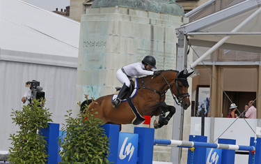 Emma Augier de Moussac with Charly Brown