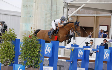 Lauren Hough with Ohlala