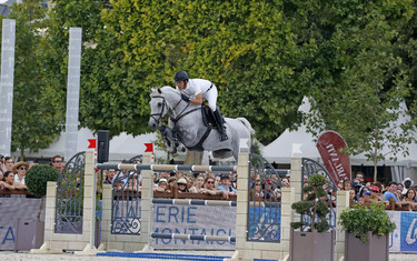 Sergio Alvarez Moya with Carlo 273