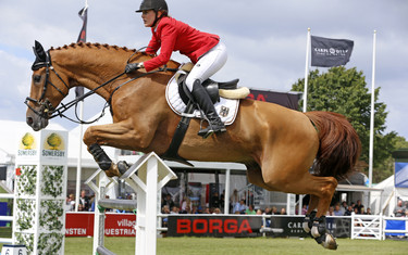 Janne Friederike Meyer with Goja