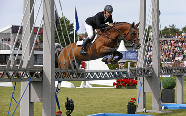 Alexander Zetterman with Avon