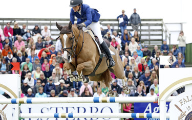 Janika Sprunger with Bonne Chance Cw
