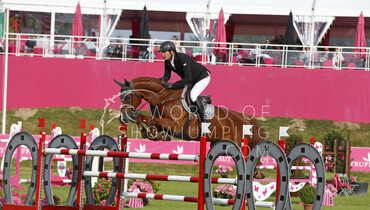 Marc Houtzager takes the first big class in St Moritz