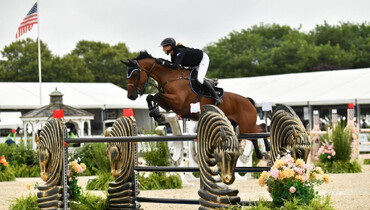 Thaisa Erwin and Vanturo win $75,000 Hampton Classic CSI2* Grand Prix presented by the Deslauriers Family and Lynne Tarnopol