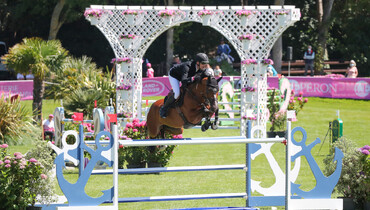 Apart HX, Coronado & Glamour Girl are awarded a Lifetime Achievement Award