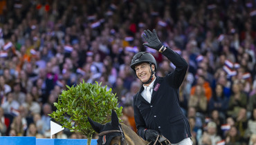Home win for Marc Houtzager and Sterrehof's Dante in the Longines FEI Jumping World Cup™ of Amsterdam