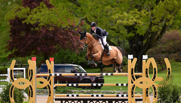 Ward gallops to top honors in Evergate Stables’ $65,000 New York Welcome Stake at 2025 Old Salem Farm Spring Horse Shows