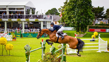 Blink and you’ll miss them: Shane Sweetnam and Gilona AO speed to the win in the CSIO5* 1.50m Prix Saur at Jumping International de La Baule 2025