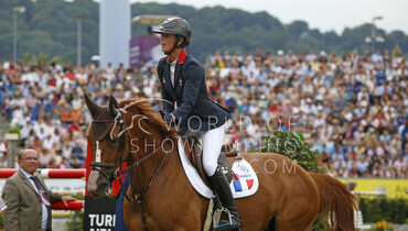 Flora de Mariposa crowned Horse of the Year 2015 by L'Eperon