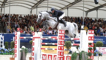 Roger-Yves Bost wows the crowd ahead of LGCT Vienna Grand Prix