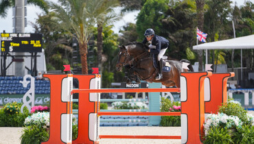 Colombian anthem plays for Mark Bluman and Ubiluc in Hermès CSI5* 1.50m Classic