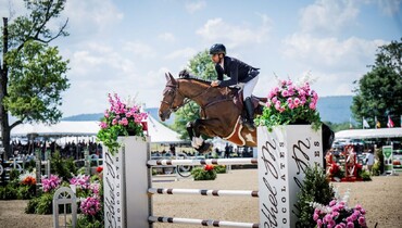 Daniel Bluman and Hummer Z lead the way in the $200,000 FEI CSI4* Upperville Jumper Classic
