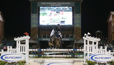 Paige Johnson triumphs in the CSI 3*  Suncast® Grand Prix aboard Luke Skywalker 46