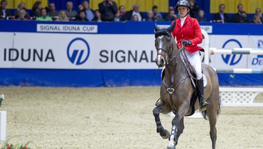 Gudrun Patteet wins the Championat of Dortmund