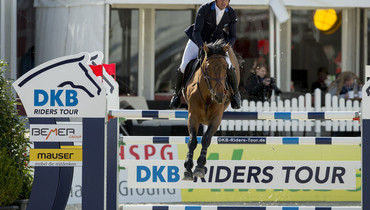 Julien Epaillard and Safari d'Auge in winningmood in Hagen