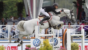 Jerome Guery and Alicante win Prix French Tour Generali in Chantilly