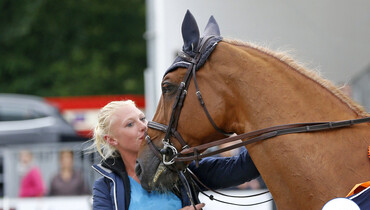 Up-To-Date with: Lucy Davis' head groom Tasha Houghton