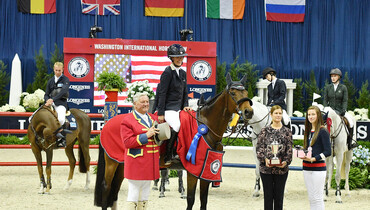 Lauren Hough and Ohlala top Welcome Stake at the 2016 Washington International Horse Show