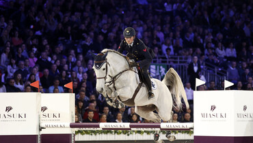 Laiterie de Montaigu Trophy to Lorenzo de Luca at Longines Masters of Paris