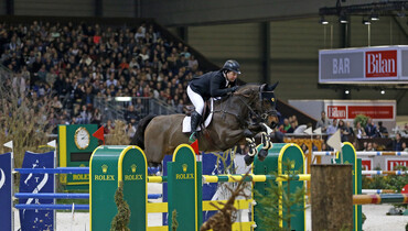 Cian O'Connor crowned International Rider Of The Year at 2016 ShowJumping Awards Gala in Ireland