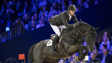 Jur Vrieling and VDL Glasgow vh Merelsnest win De Telegraaf Prize in Amsterdam