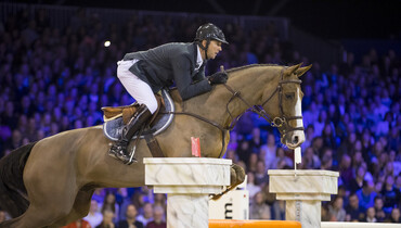 Patrice Delaveau and Aquila HDC win Anemone Horse Trucks Prize at Jumping Amsterdam