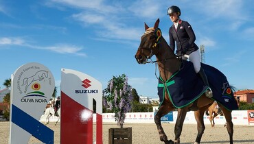Holly Smith and Quality Old Joker win the CSI2* Grand Prix presented by Suzuki at Spring MET 2017
