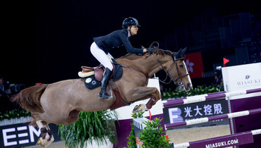 Coriana van Klapscheut wins the EEM Trophy in Hong Kong