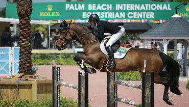 Tiffany Foster and Victor win Suncast® 1.50m at WEF