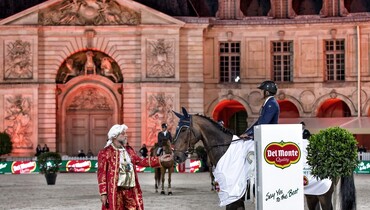 Olivier Robert opens the ball at Jumping International du château de Versailles