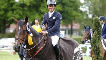 Flying Frenchman Julien Epaillard sets the pace at LGCT Hamburg opening day