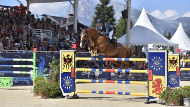 Simon Delestre claims the CSI3* Grand Prix in Megeve