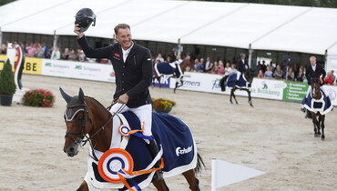 Marc Houtzager and Sterrehof's Calimero continue top form to win CSI4* Grand Prix of Ommen