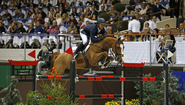 Kent Farrington holds on to the top position on the Longines Ranking for another month