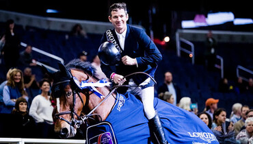 Mändli wins downtown debut in the Longines FEI World Cup of Washington