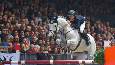 Bertram Allen is unbeatable in London's Christmas Tree Stakes
