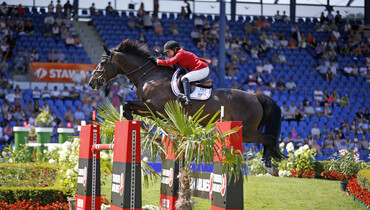 Margie Goldstein-Engle wins Sunday's SAP-Prize at CHIO Aachen