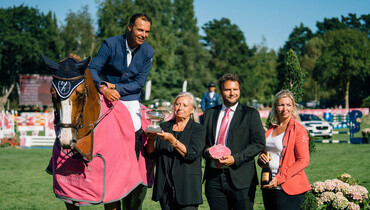 First French national anthem in Dinard as Cédric Angot wins