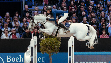 Fuchs flies to victory at Longines leg in Lyon