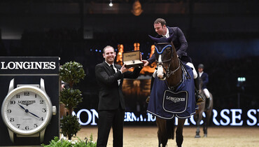 Robert Whitaker makes it a home win in the Longines Christmas Cracker