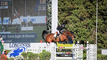 Emma Augier de Moussac wins the Cruzcampo Trophy at the Sunshine Tour