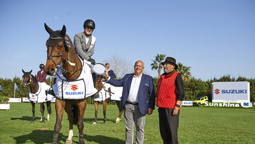 Holly Smith wins the Suzuki Grand Prix at the Sunshine Tour
