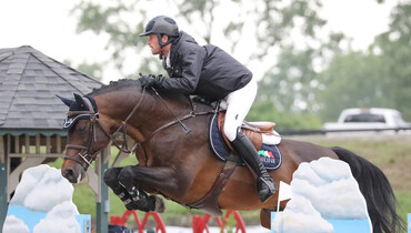 Darragh Kenny takes top two spots in $5,000 1.45m Open Jumpers at Kentucky Spring Horse Show